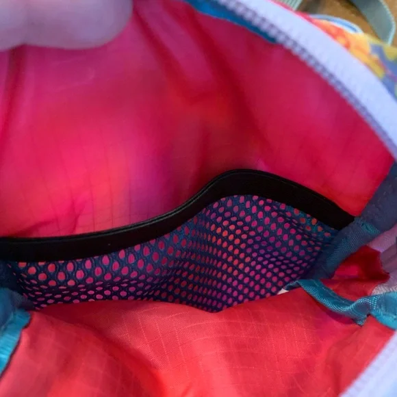 Natural Life 8 in 1 adjustable crossbody bag - Picture 3 of 4